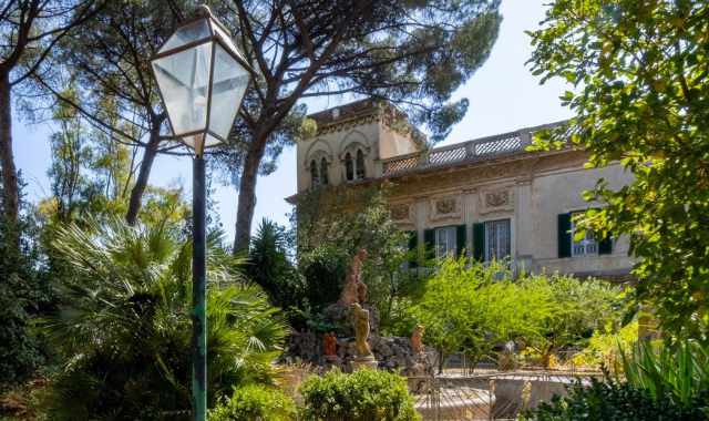Villa Bonomo svelata: viaggio nell'antica dimora nascosta da sempre agli occhi dei baresi